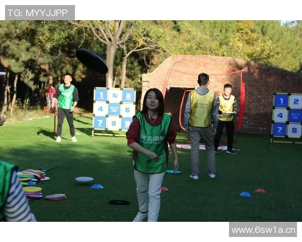 杭州飞盘队在全国飞盘配合排行榜中荣获第六名展现出强劲实力与团队合作精神 杭州飞盘队在全国飞盘配合排行榜中荣获第六名展现出强劲实力与团队合作精神